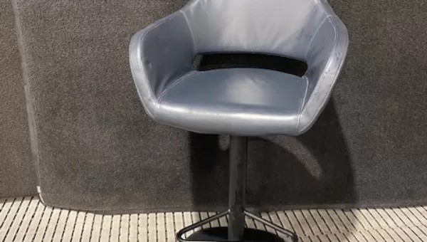 Tabouret pied métal noir